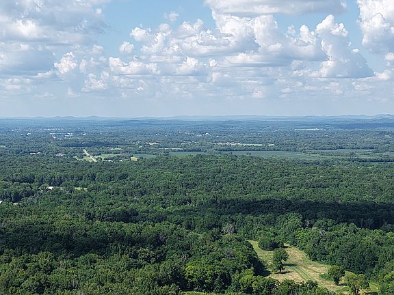 3rd image of 5 Millersburg Rd