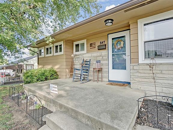 2nd image of 847 Carole St