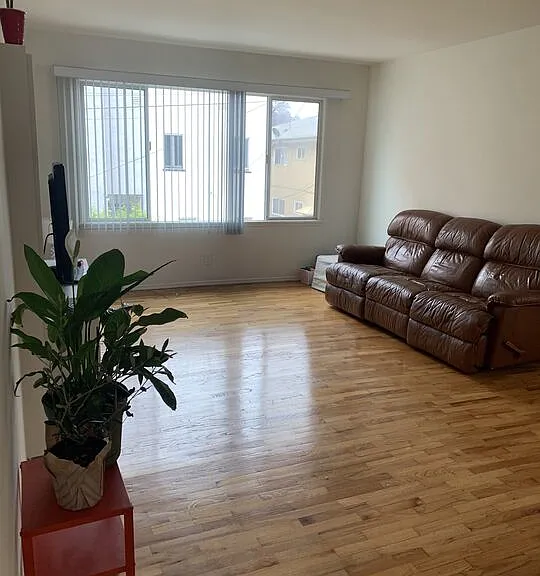 1470 S Sherbourne Dr #6 — Photo 1