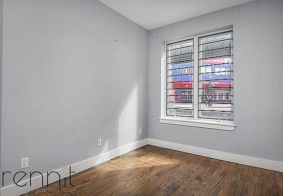 4th image of 583 Van Buren St #3C