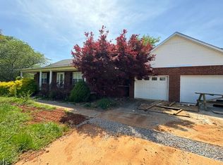 996 New Market Rd, New Market, AL 35761