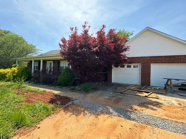 996 New Market Rd, New Market, AL 35761