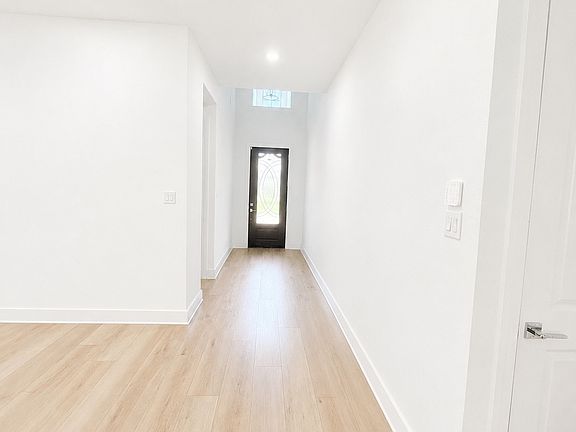 Hall Walk way