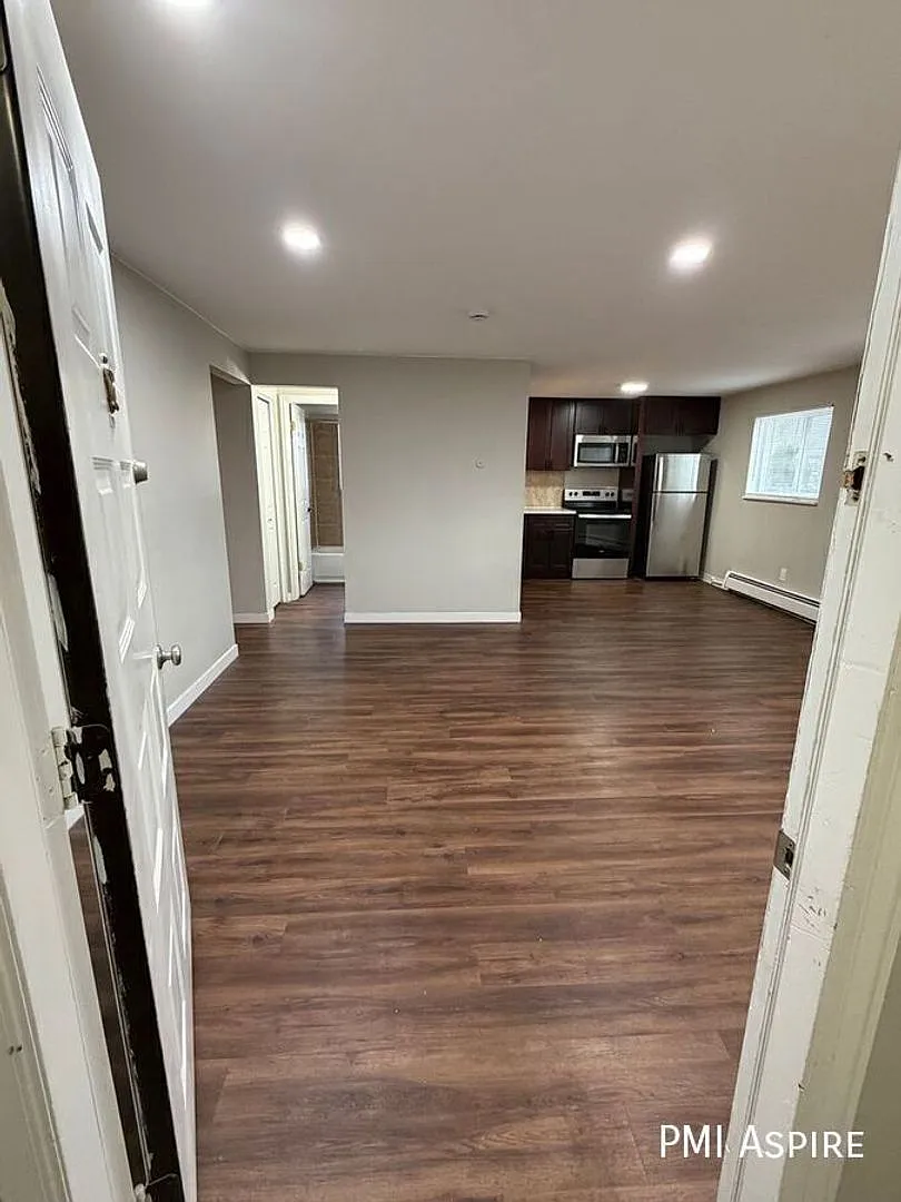 2 Bedroom 1 Bathroom Apartment in Lakewood — Photo 1
