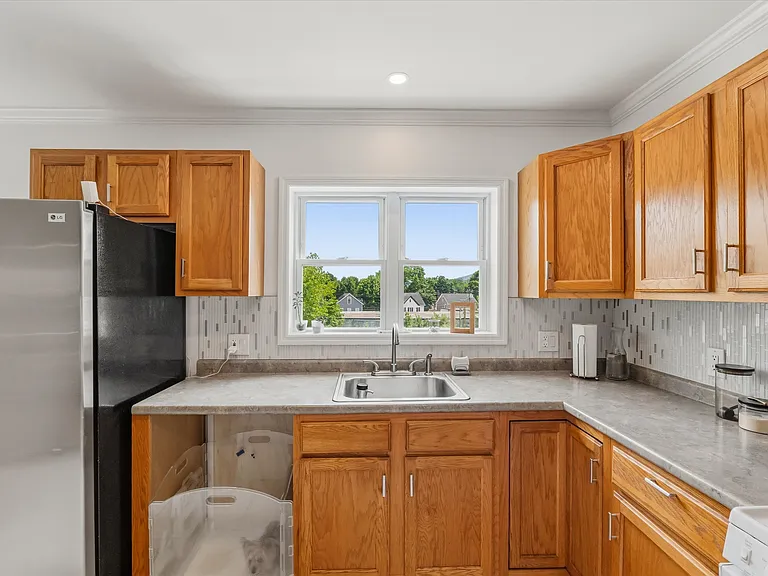 22 Chappelle St #3 — Photo 32