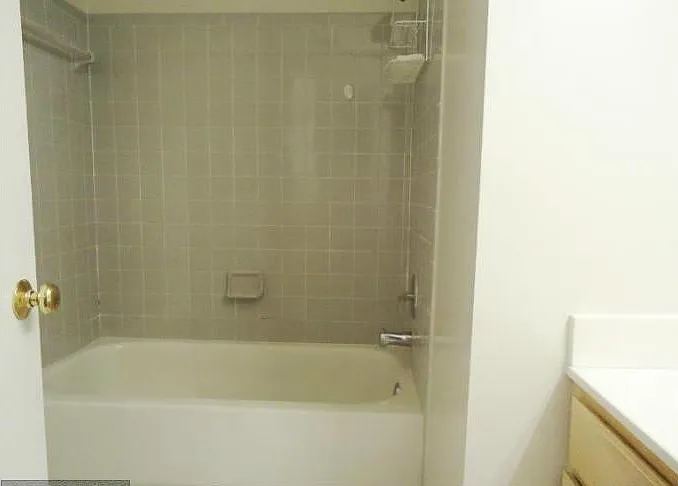 10225 Cove Ledge Ct — Photo 3