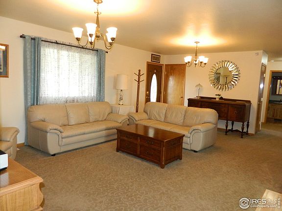 5th image of 581 Rose St