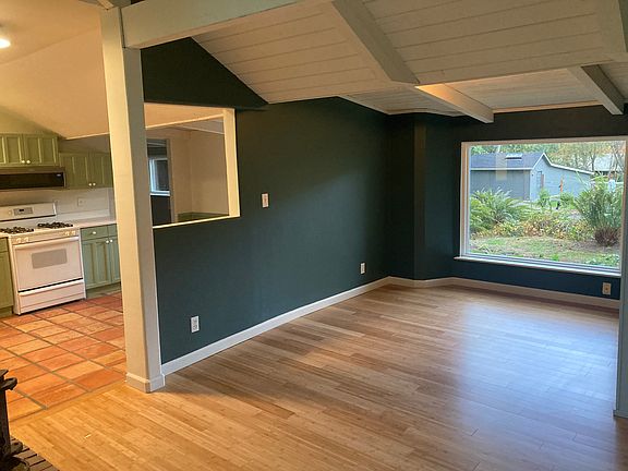 5th image of 10373 NE Pine Way