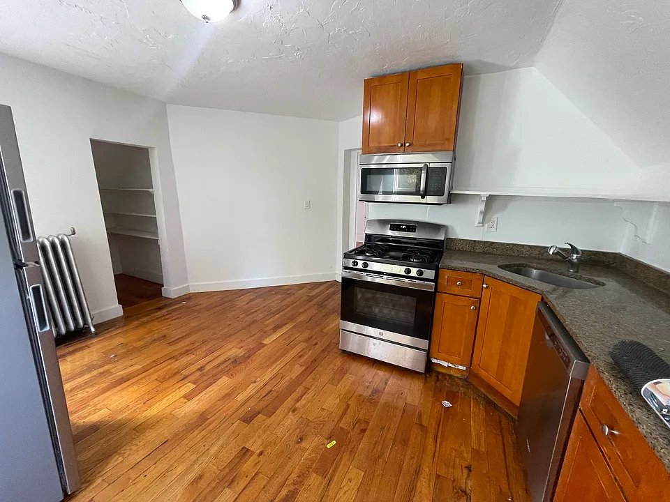 91 Devon St #3
