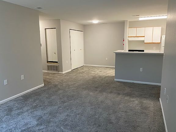 4th image of 8946 Charlotte Ct