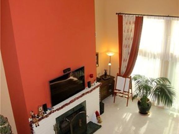 3rd image of 6240 Whitsett Ave APT 301