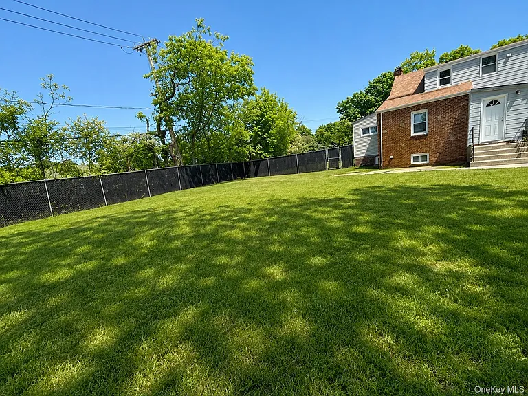 52 Hoffman Ln — Photo 20