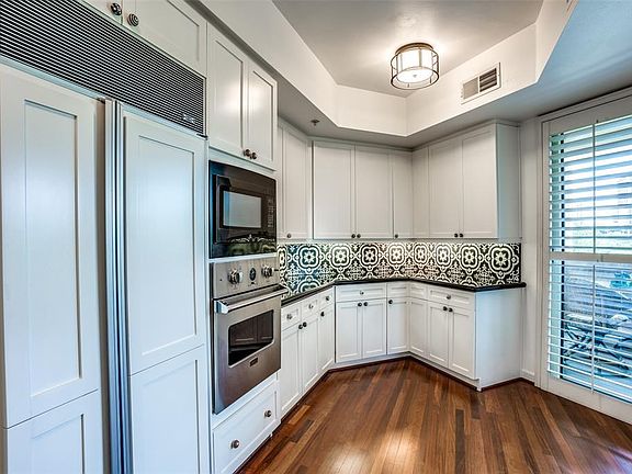 3rd image of 3401 Lee Pkwy APT 406