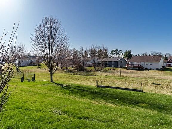 3rd image of 3129 Chanters Ct