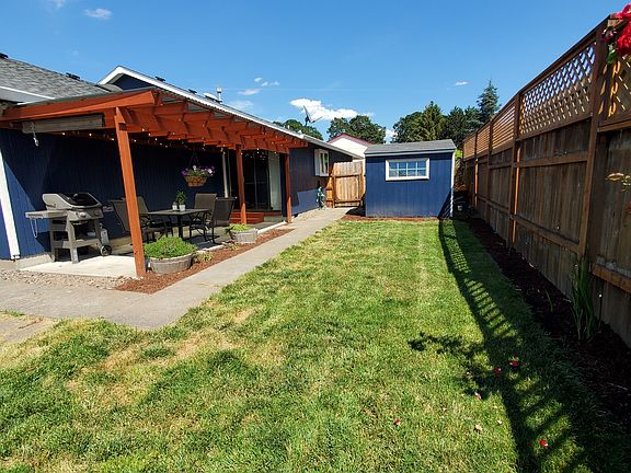 4th image of 1367 SW 213th Ave