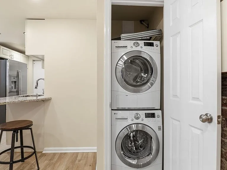 1450 Harvard St NW #B — Photo 14