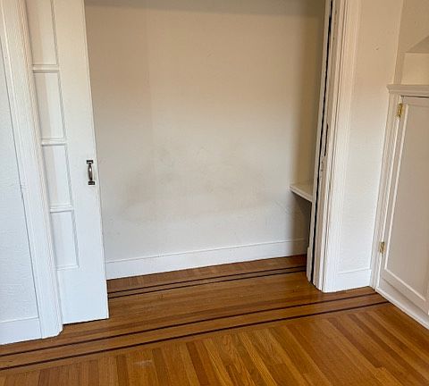 3rd image of 471 30th St APT 4