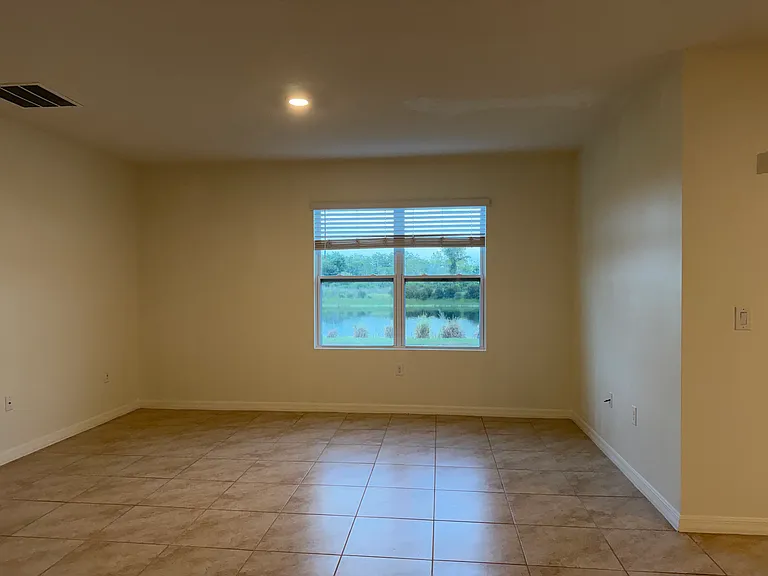 1689 Bay Breeze Dr — Photo 14
