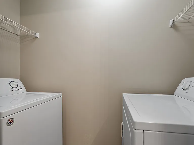 10028 Blackwell Dr — Photo 32