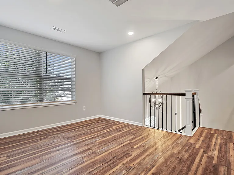 91 Traybern Blvd — Photo 9