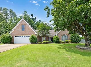 10135 Woodland Hills Dr, Cordova, TN 38018