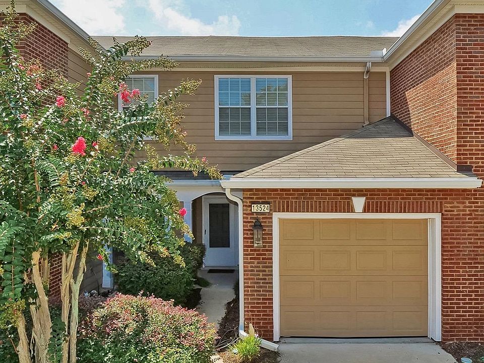 Much desired garage townhome