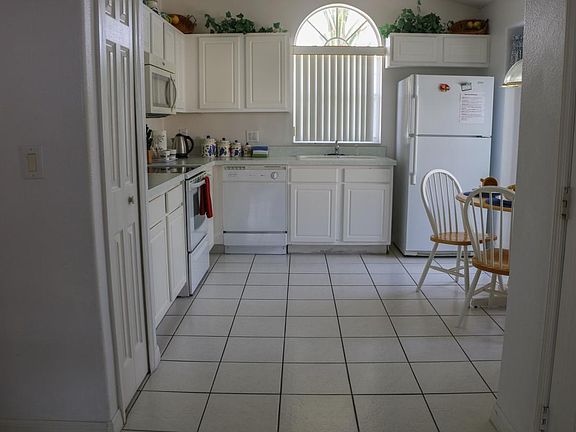 2nd image of 4537 Oakbrook Ct