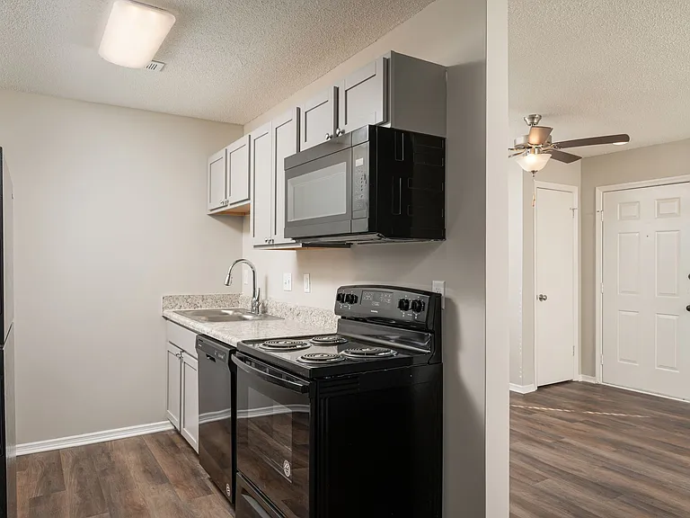 Vandergriff Village by Callio Properties — Photo 26