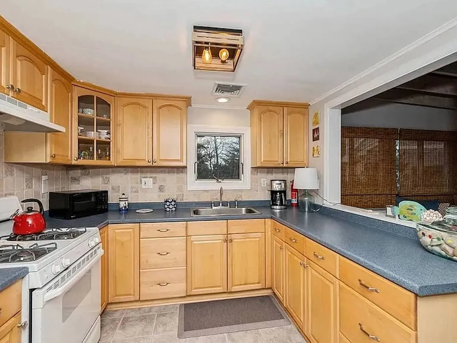 2 bed, 1.0 bath, $4,000 — Photo 3