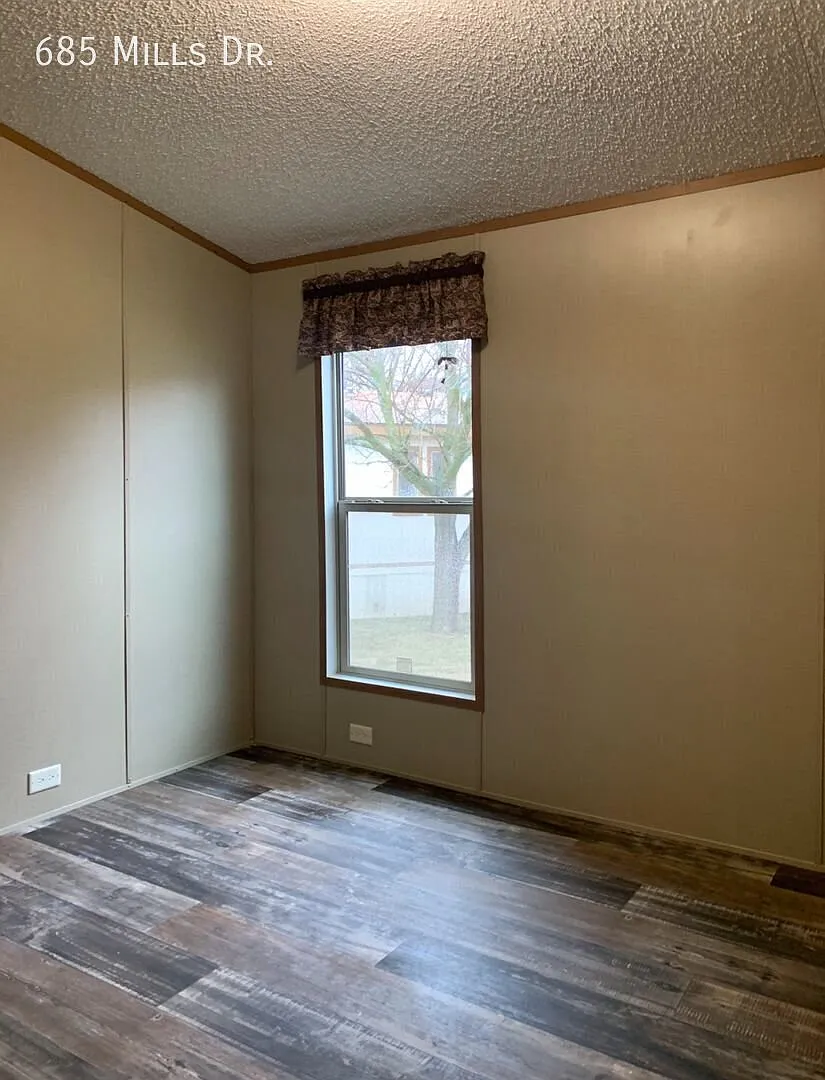 $$699 move in special — Photo 4