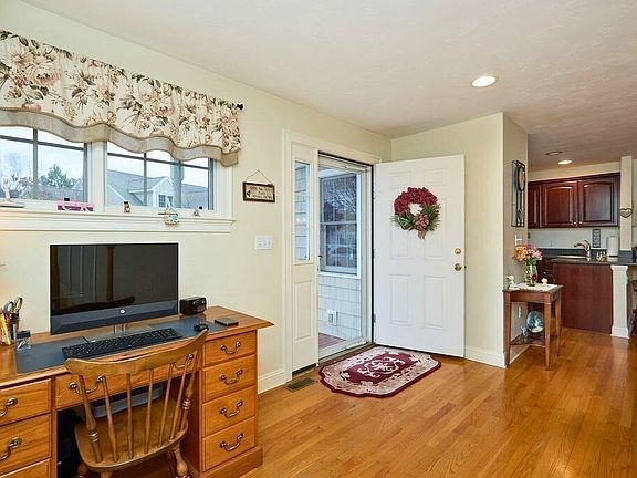 4th image of 29 Liberty Dr #29