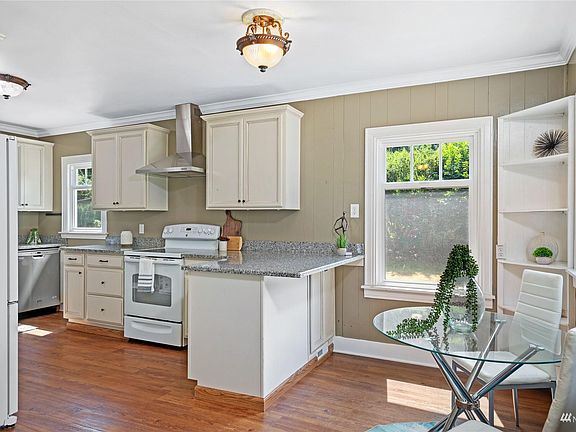 5th image of 13108 Goodnough Dr NW