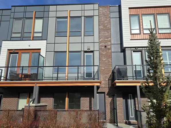 62 SW Norford Cmn NW, Calgary, AB T3B 6G6