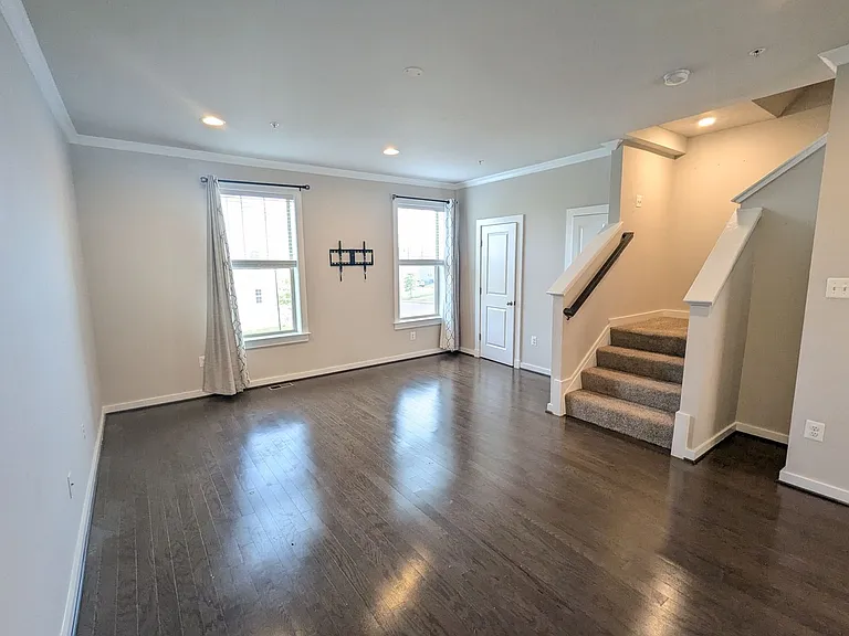 1129 Lawler Dr — Photo 8