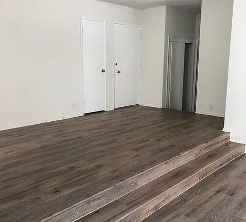 5th image of 1122 18th St APT 105