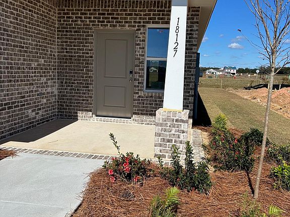 2nd image of 18127 Kent Cir