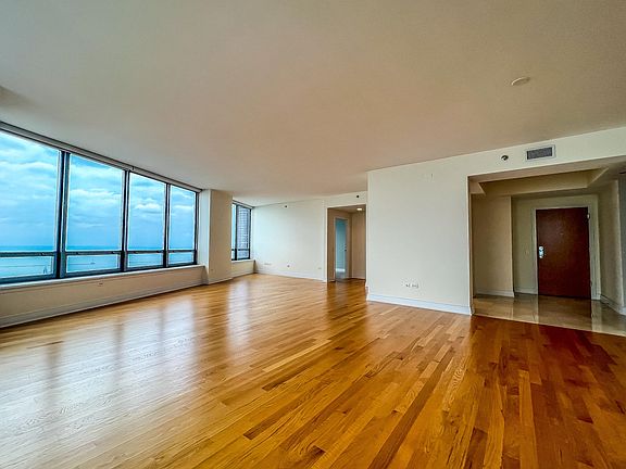 5th image of 600 N Lake Shore Dr APT 3905