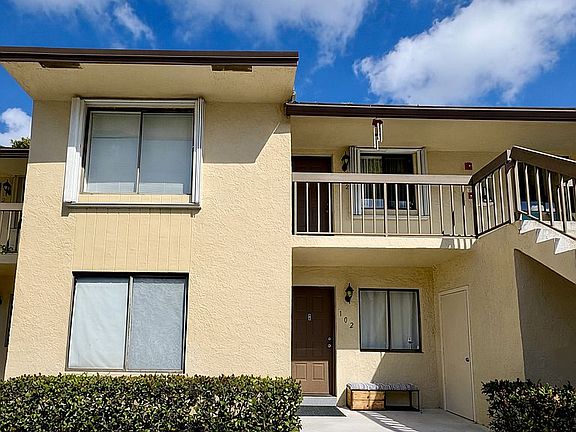 3rd image of 21938 Remsen Ter APT 202D