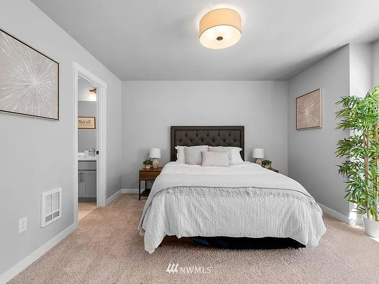 13717 Admiralty Way — Photo 31