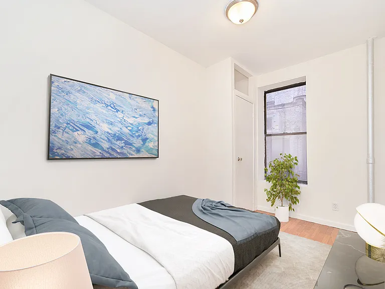 1590 Amsterdam Ave #2 — Photo 2