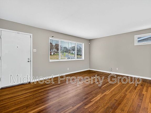 3rd image of 1395 Acredale Dr