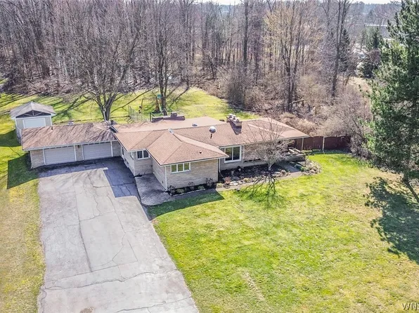 135 N French Rd, Amherst, NY 14228