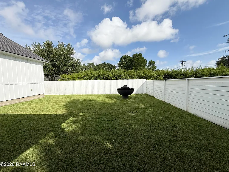 102 Orchard Park Ave — Photo 40