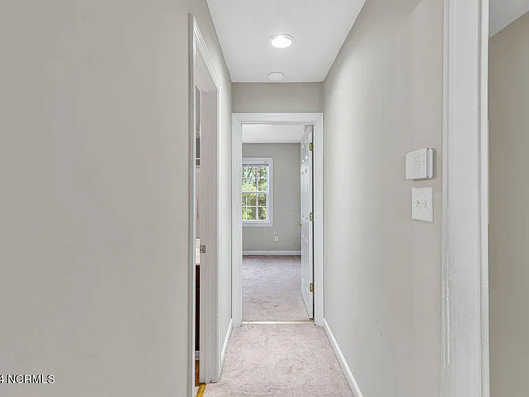 300 Streamwood Dr — Photo 16