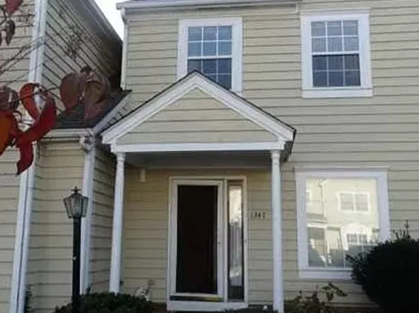 1347 Le Parc Ter, Charlottesville, VA 22901