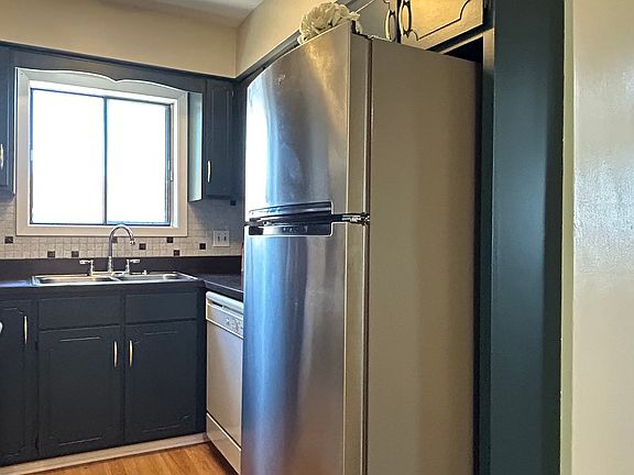 5th image of 14547 Lamon Ave APT 3S