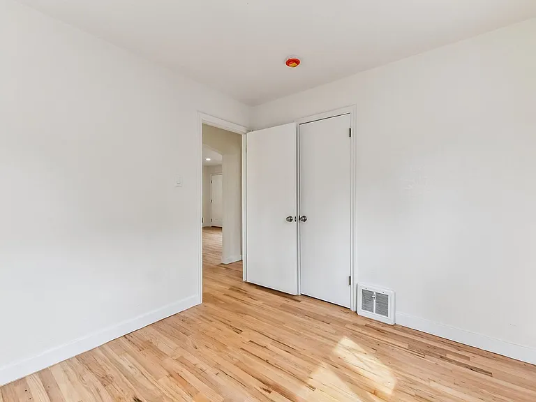 1325 Lansing St — Photo 17