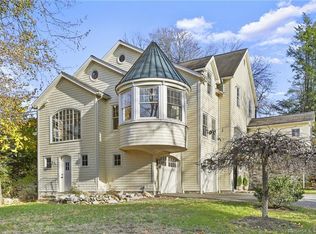 1 Mansfield Pl, Westport, CT 06880