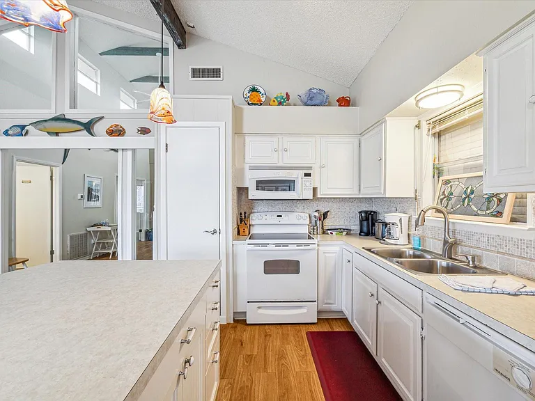 4107 Long Tom Ct — Photo 9