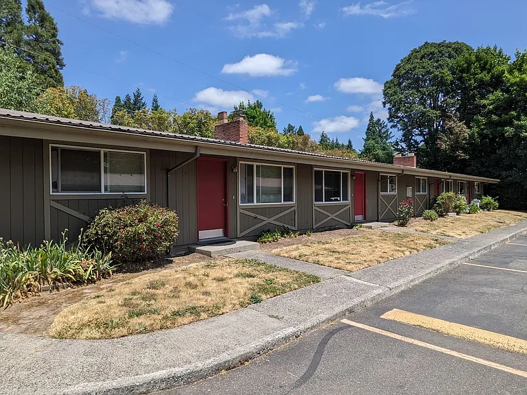 West Slope Apartments — Photo 82